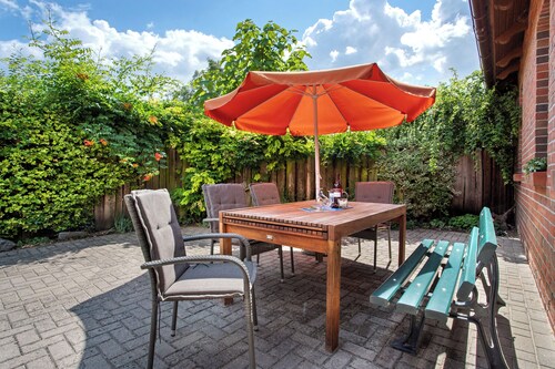 Ferienhaus 'Ferienhaus Dorfidyll' mit privater Terrasse, privatem Garten und WLAN