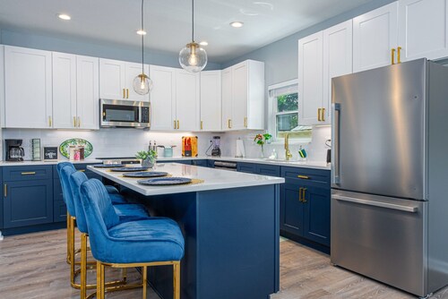 Heaven-sent Convenient 4BR 3BA Near Downtown