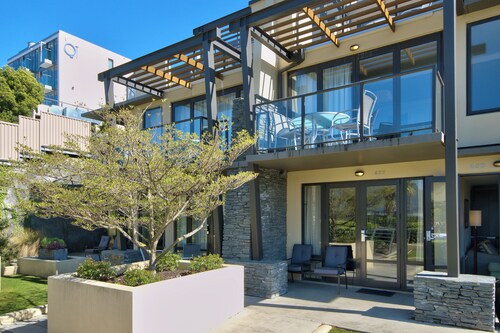 THE BEACON - TOWN CENTER APARTMENT 622