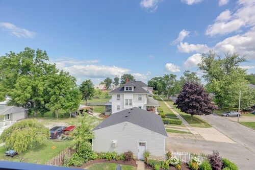 Port Clinton Home w/ Lake View - Walk to Beach!