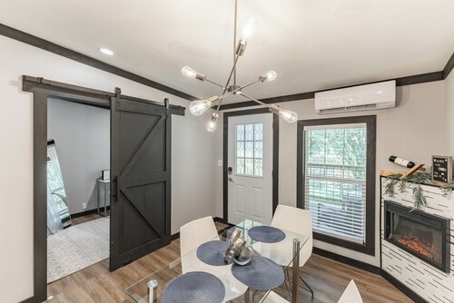 Modern Casita w/Outdoor Tub- Unit B