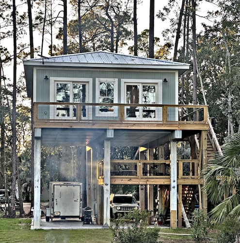 Panacea Treehouse ⭐️ Waterfront Retreat- Minutes to St.Marks Brewfest!