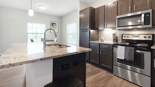 Westpointe Drive Apartments by Landing
