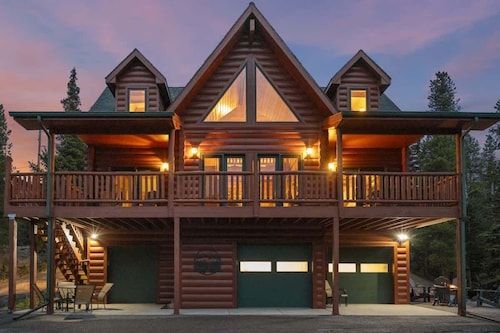Serene Lakefront Cabin-St Mary's Glacier-Hot Tub