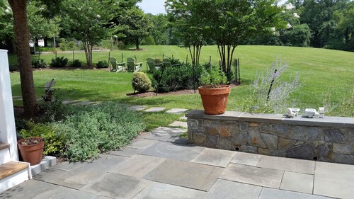 A private and peaceful oasis with all amenities in quiet scenic Brookeville