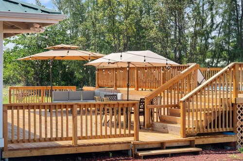 Gorgeous Gated Retreat Near Ocean w Pool & Deck!