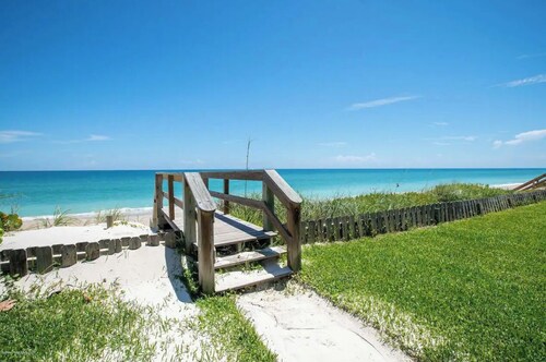 Spacious Beachfront Pool Home in charming Melbourne Beach