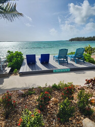 Exuma Sea La Vie - BEACHFRONT, Stunning views, Newly Updated at Hideaways