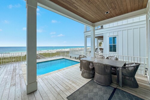 LARGE PRIVATE BEACH HOUSE W/PRIVATE POOL ON THE BEACH!