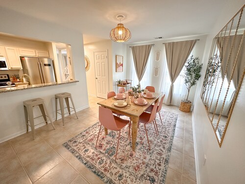 Boho Hideaway Townhome, 2br/2.5ba Near UofM/Highland Strip