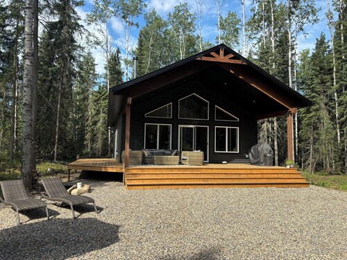 Charming 2-bedroom cottage in Candle Lake