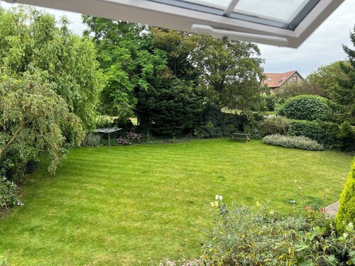 Bijou Bolthole in Blakeney for 2,parking,patio,lawn & close to Quay,pubs & shops