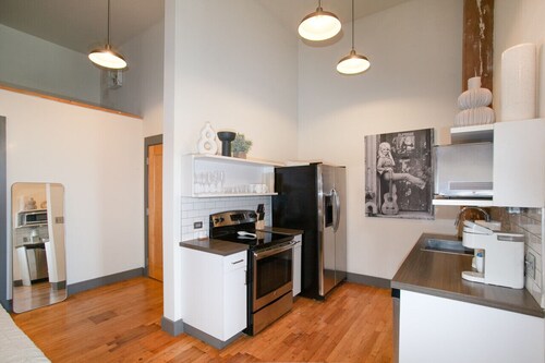 Dolly`s Downtown Loft - Knoxville!