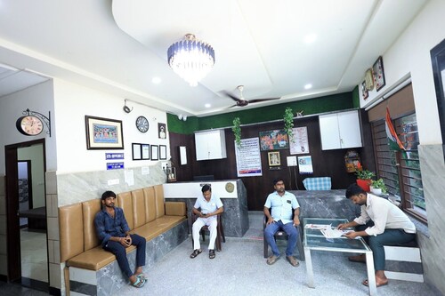 Shri Girraj Residency