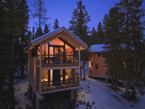 Superior Chalet With hot tub