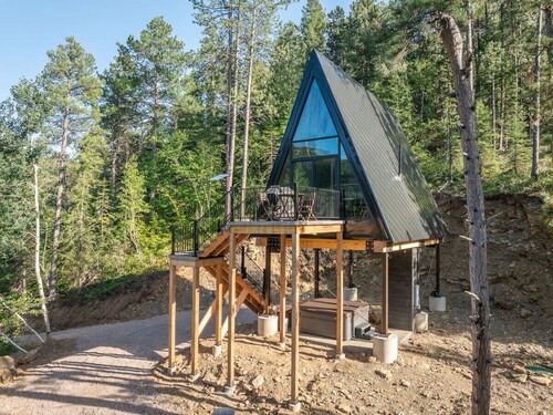 Steel Pines Cabin! Hot Tub! A-frame! Pet-friendly! Sauna!