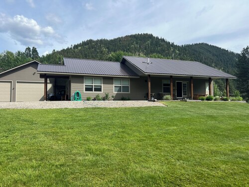 Charming 3-bedroom house in beautiful North Fork, ID