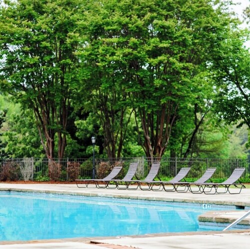 Walking distance to Vaught Hemmingway Stadium! Perfect for football Weekends!