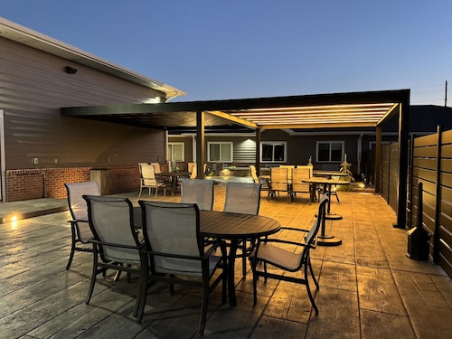 Cardinal Inn & Event Center