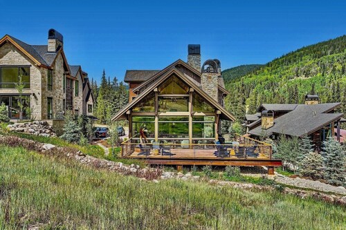 Heavens Gate ~ Ski in/out & Hot Tub ~ Sleeps 26
