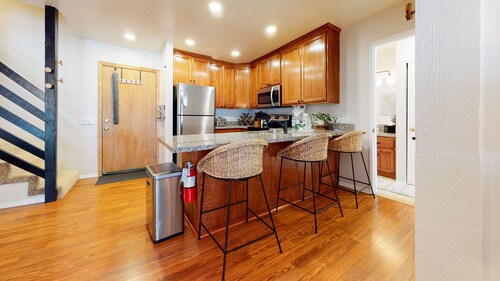 St. Anton Getaway | Shared BBQ, Pool & Hot Tub