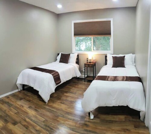 Caribou Flat II: Theater, Firepit & Private Yard!