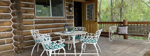 Cozy Canyon Cabin
