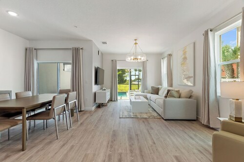 'Boutique Resort Home with South Facing Private Pool with Views'