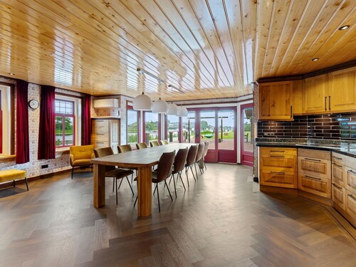 Oane's Huske - A Charming Forest Home