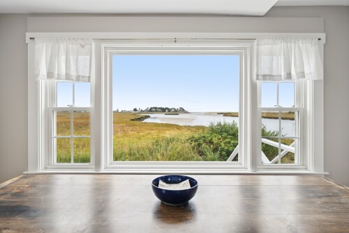 Maine Getaway with Stunning Water Views-Kayak, SUP, & More!