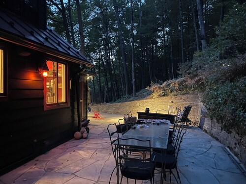 Woodstock Stone Cottage mountain views 2/1