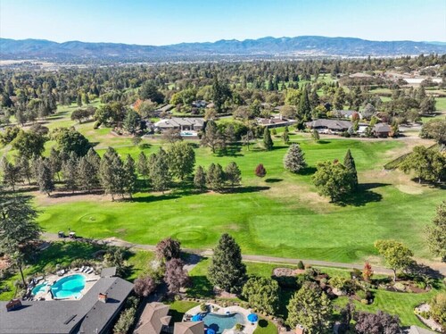 Entertainment Home on Golf Course - Hot Tub /Pool