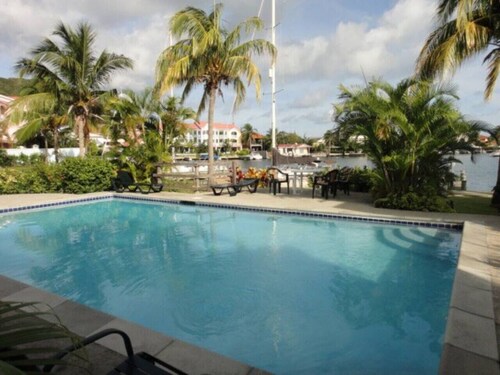 Bay View Condominium No 10