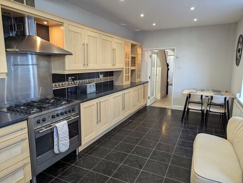 Spacious Family Holiday Home in Porthcawl