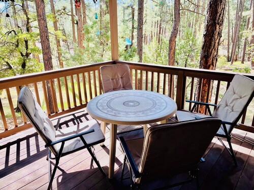 Escape to a world of Komfort in our Kozy 2 Bedroom 1 Bathroom Kabin