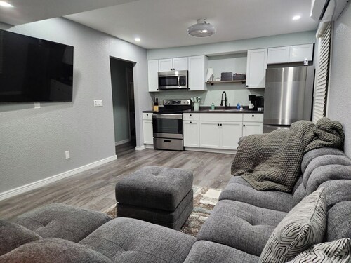 Humble Home Charming 2-bedroom house with WiFi and AC in fantastic Scottsbluff