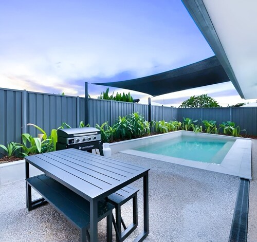 This house is a 4 bedroom(s), 2 bathrooms, located in Zuccoli, NT.