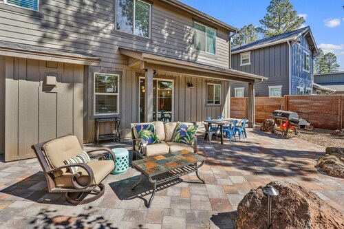 Pet & Family-Friendly | Spacious Fenced Yard | 5-min to Downtown | EV Charger