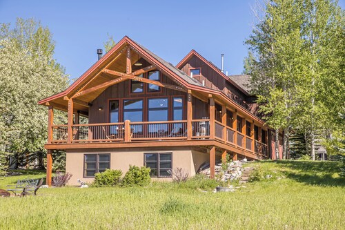 Enchanting Home! 10 Min Drive to Resort, 5 Min to Town Center!