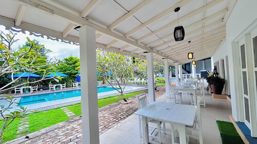 Canberra Holidays - Mirissa