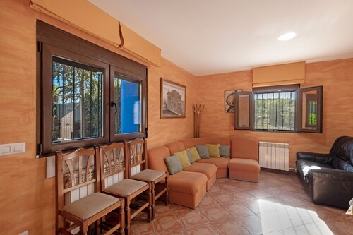 Apartamento 'Los Diegos' con vistas a la montaña, terraza privada y jardín privado