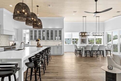 30A Born 2 Beach by Avantstay Luxury Gulf Views w/ Private Pool