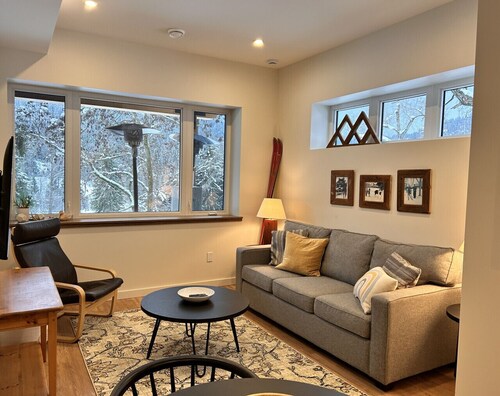 Hanna Creek Suite at Redstone Resort Rossland
