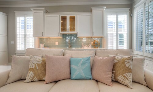 Coconut Cove by Avantstay Deck w/ Hot Tub, Access to 2 Pools