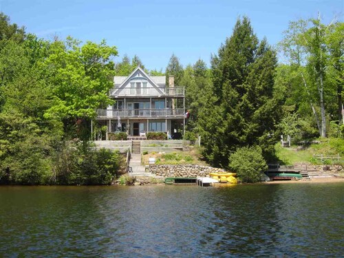 Secluded Lakefront Vacation Home