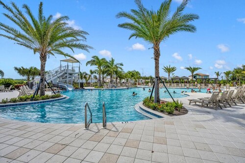 Serenity Townhouse|Pool, Gym, Hiking & Parks