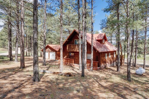 Home close to the Lake and Overlooking Cougar Trail