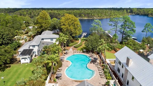 Beauty and the Beach by Avantstay Rooftop w/ Gulf Views, Pool Access