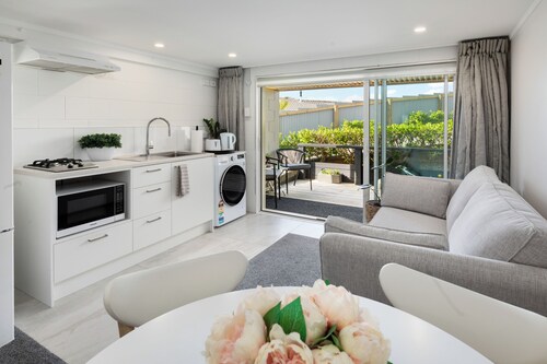 Two Palms - Waihi Beach Holiday Apartment