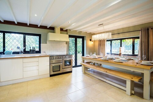 Gildridge Country Estate | Countryside escape with hot tub